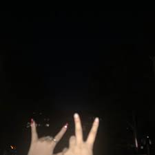 I absolutely love night time pixel art gifs, i don't know why, people just nail that night time vibe so well. Aesthetic Aesthetics Hands Night Late Friends Late Aesthetic Person Lol