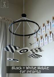 Diy High Contrast Mobile Not For Crib But For Changing Table Diy Baby Stuff Diy Baby Mobile Baby Decor