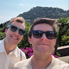 Can I customize dashboard widgets?