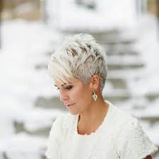 Kurzhaarfrisuren 2019 frech cool elegant frisur mit pony kurzhaarfrisuren frauen frech 2019 | braune haare. 18 Kurze Lockige Haare Ideen Haarschnitt Kurz Kurzhaarschnitte Kurzhaarfrisuren