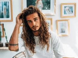Although not very easy to maintain like the normal long hair. 5 Men S Hairstyles You Can Rock If You Have Long Hair Society19
