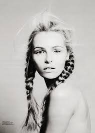 Nina Warrick's Instagram, Twitter & Facebook