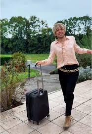 Les Prétendantes à la Ferme : Une Parodie Humoristique