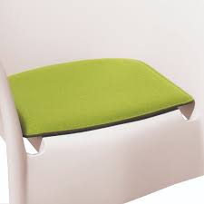 Wird der abstand zwischen stuhl und tischkante durch das kissen zu sehr verkürzt, könnte es sein, dass ihre beine nicht mehr bequem unter den tisch passen. Stuhlkissen L Lord Yo I Philippe Starck Alle Stuhlkissen Stuhlkissen Filzkissen De