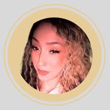 Janet Razo's Instagram, Twitter & Facebook