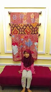 Batik semarang motif merak salah satu motif batik semarang adalah motif merak motif merak semarang tempo dulu sangat menyukai motif burung merak jual kain batik motif batik madura manis corak burung. Menemukan Warna Semarangan Di Batik Semarang 16