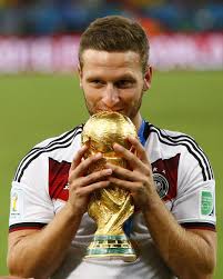 Mustafi celebrating germany's victory in the 2014 fifa world cup. Shkodran Mustafi On Twitter 5 Years Ago And This Still Gives Me Goosebumps Sm20 Worldcup Brazil2014