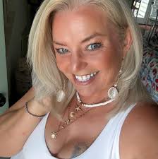 Cassie Daniels updated her cover photo.