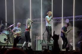 Goin thru the motions commercial Paramore Na Rock For People Odehrali Roztanceny Koncert Musicserver Cz