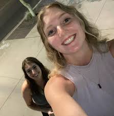 It's my last few days of summer break before I start the Disney college  program and I'm so grateful I got to spend time with the best family and  friends I could