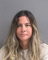 Veronica Elliott's Instagram, Twitter & Facebook