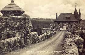 Millbrook, as we know it today, has strong, deep roots that date all the way back to the 1860s. Big Old Houses A Short Of History Of Millbrook Part I Of 2 Old Houses Millbrook Hudson River Valley