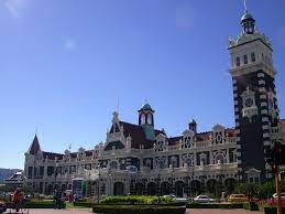 ニュージーランド 街の情報シリーズも10都市目となります 今回は南島のダニーデン 南島では2番目に大きい街でありながら 日本人の方にはあまり馴染みが少ないかと ですが 街の建築物はスコットランド調でとても美しく 観光スポットもいっぱいで魅力多き街です