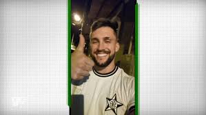 Veja as últimas notícias, vídeos e entrevistas sobre arthur picoli na jovem pan. Ex Bbb 21 Capixaba Arthur Picoli Veste A Camisa Do Estrela Do Norte Time Da Sua Cidade Natal Estrela Do Norte Ge