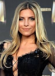 Rammstein rocker till lindemann (56) should be referred to a fan rudely in his place. Sophia Thomalla Breakup With Till Lindemann Celebmafianews