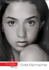 Tanya Powell Model Agency 添加了...