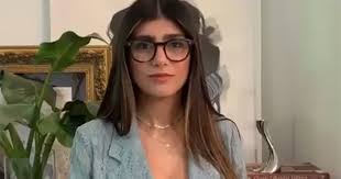 Mia khalifa has certainly earned a place in our sjw hearts just by being an incredible human being we gathered some of mia khalifa's interactions on twitter, which show her activism on social media. Ex Porn Star Mia Khalifa S Glasses Fetch Over 100k For Lebanon Relief National Globalnews Ca