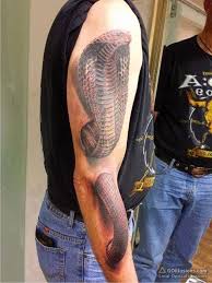 The 3d roses and skull sleeve tattoo holds multiple contrasting meanings. Great Optical Illusions Funny Photos And Images Brain Teasers Puzzles Tattoo 3d Snake Illusion