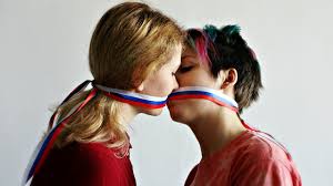La corte constitucional reconoce la unión civil entre personas del mismo sexo Rusia Vladimir Putin Vuelve A Rechazar El Matrimonio Igualitario Plumas Atomicas