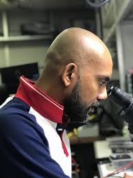 I got the digiscope adaptor from ebay, was a bit awkward to open the bed  wide enough to fit the phone but I managed it. But there was this circlip  which was