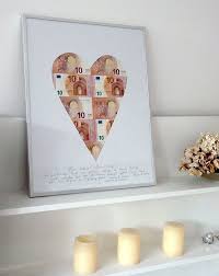 Für dieses arrangement benötigen sie ein goldfischglas oder eine runde blumenvase, sand, holzstäbchen, einige muscheln und dekosteine. Geldgeschenke Originell Verpacken Herz Aus Scheinen Geldgeschenke Hochzeit Basteln Geschenke Geldgeschenke Originell Verpacken