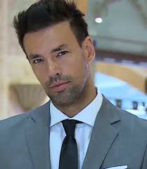 Costume personalizate de la ZED și Doctor Fashion Marketing