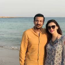 Madeha naqvi is a famous pakistani newscaster, anchor, model, and host. Beautiful Pictures Of Faisal Sabzwari With His Wife Madiha Naqvi Showbiz Pakistan