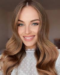 Lesley Sheldon's Instagram, Twitter & Facebook