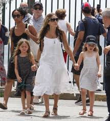 See more of sarah jessica parker on facebook. Sarah Jessica Parker And Matthew Broderick Visit Tibidabo Amusement Park With Their Twins