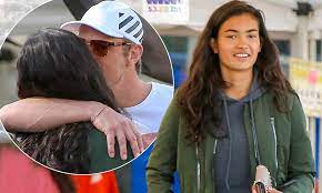 Kinnaman and gale are engaged as of january 2021. Model Kelly Gale And Actor Boyfriend Joel Kinnaman Enjoy A Sweet Moment At La Market Daily Mail Online