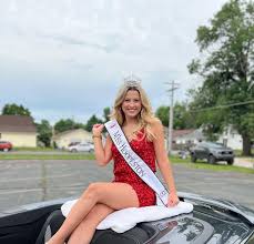 Introducing your official host for the National Sweetheart Pageant and  National Sweetcorn Festival… Miss Hoopeston 2022 @lexiebreymeyer Lexie  Breymeyer is the daughter of Brock and Lisa Breymeyer and a 2021 graduate of