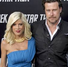Tori spelling, dean mcdermott and children liam mcdermott, stella mcdermott, hattie mcdermott, finn mcdermott, and beau. Realityshow Tori Spellings Ehe Aus Zu Peinlich Um Wahr Zu Sein Welt