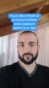 Cosa ne pensate? #lavoroosfruttamento #lavoro #stipendio  #generazioniaconfronto #genz #generazionez #millennialsoftiktok #millennial  #millennials