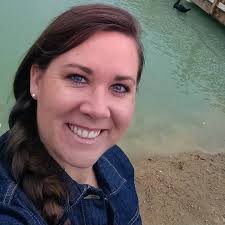 Robin Wetherington's Instagram, Twitter & Facebook