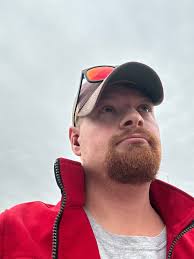 Who wants to play headquarters with me?