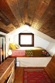 Kamar tidur sederhana tanpa ranjang 10. Yuk Ubah Loteng Rumah Anda Menjadi Tempat Bersantai Yang Keren