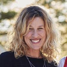 Nicole Blum's Instagram, Twitter & Facebook