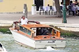Kanye West a Venezia: atti osceni in luogo pubblico con la moglie? Le prove  - Ascoli Live