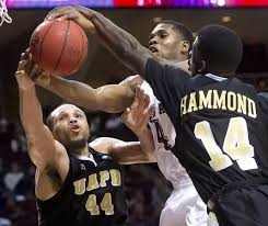 Men's Basketbal: Hammonds Scores 30 To Lead The Golden Lions Past Alabama  A&M, 72-64
