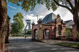 An industrial landmark of the city, it was constructed to take over former coal mine sites of. Heiraten In Dortmund Die 15 Schonsten Orte Heiko Kalweit
