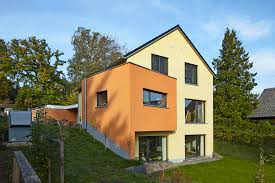 Haus Mit Grauen Fenstern