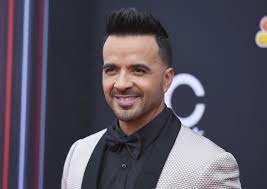 Luis fonsi ретвитнул(а) billboard charts. Luis Fonsi Releases His 1st Album In Post Despacito Era