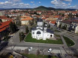 Este asezat in partea estica a transilvaniei, in zona centrala a depresiunii ciucurilor, care este incadrat de lantul vulcanic harghita si. Forbes Best Cities 2019 Locul 13 Miercurea Ciuc Pe Un Loc SurprinzÄtor Forbes Ro