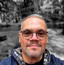 Tom Lucas (@tom.lucas.374) • Facebook