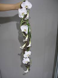 Et lorsqu'on sait qu'un bouquet de mariée peut coûter plusieurs centaines d'euros (voire davantage), il est quand même dommage de le retrouver tout fané au bout de. Fleurs Mariage Bouquet De Mariee Vatry Fleuriste Com