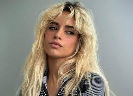 Elisa Negrete's Instagram, Twitter & Facebook