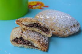Ravioli al cacao con cuore di cioccolato bianco, una tentazione a cui nessuno saprà resistere! Ravioli Dolci Al Cioccolato Ricetta Biscotti Veloci