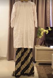 See more ideas about baju kurung lace, baju kurung, muslim fashion. Baju Kurung Putih Kain Batik