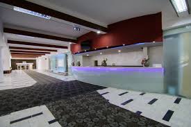 Hotelul dispune de 868 de locuri de cazare, dispuse în 418 camere duble matrimoniale și twin și 16 apartamente. Hotel Padis Baile Felix Complex Hotelier Baza De Tratament