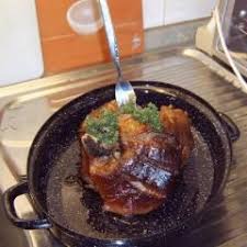 Eisbein Mit Kruste Aus Dem Ofen Rezept Eisbein Kochen Schweinshaxe Rezept Fleisch Gerichte